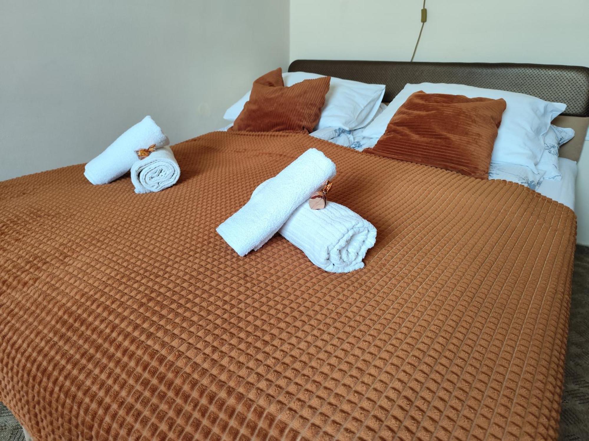 Bazilika Vendeghaz Hotel เอ็กเกอร์ ภายนอก รูปภาพ